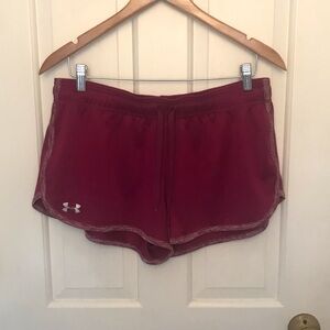 Under Armor - athletic shorts